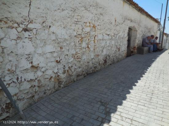 SOLAR EN LOS MORENOS (FUENTEOBEJUNA) - CORDOBA