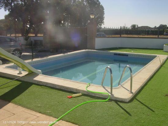  MAGNIFICA CASA DE DOS PLANTAS EN EL RINCONCILLO - CORDOBA 