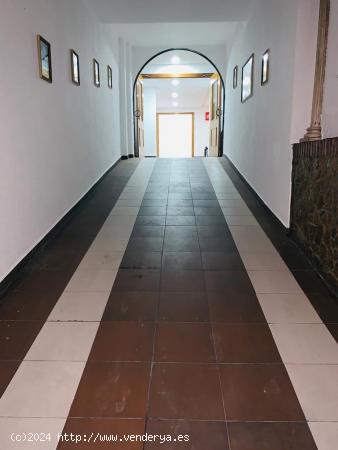 GRAN OPORTUNIDAD!!! LOCAL COMERCIAL EN EL BARRIO DEL NARANJO CON MULTIPLES POSIBILIDADES!! - CORDOBA