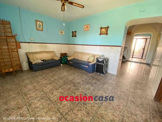 CASA CON COCHERA Y TEJADO NUEVO EN FUENTE OBEJUNA - CORDOBA