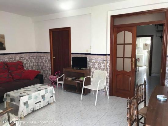 CASA CON TEJADO NUEVO EN PICONCILLO - CORDOBA