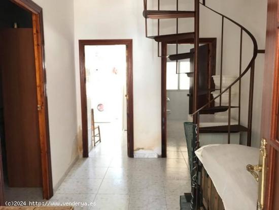 CASA CON TEJADO NUEVO EN PICONCILLO - CORDOBA