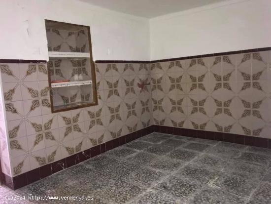 CASA CON TEJADO NUEVO EN EL PORVENIR POR SOLO 16.000€. - CORDOBA