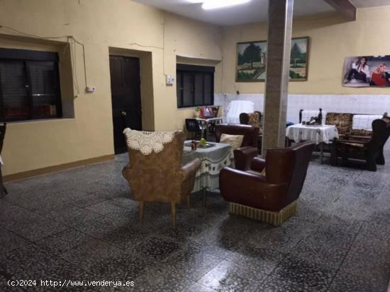 ANTIGUO MESÓN CON COCHERA A LA VENTA - CORDOBA