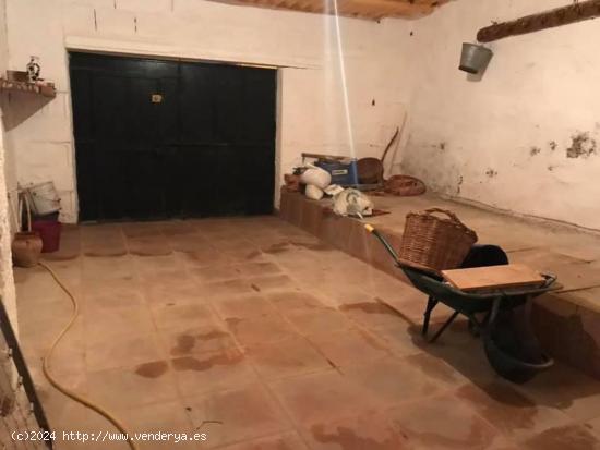 ANTIGUO MESÓN CON COCHERA A LA VENTA - CORDOBA