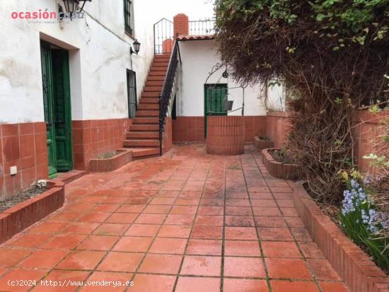 CASA TIPO RURAL CON NAVE Y CUADRA A LA VENTA EN ESPIEL - CORDOBA