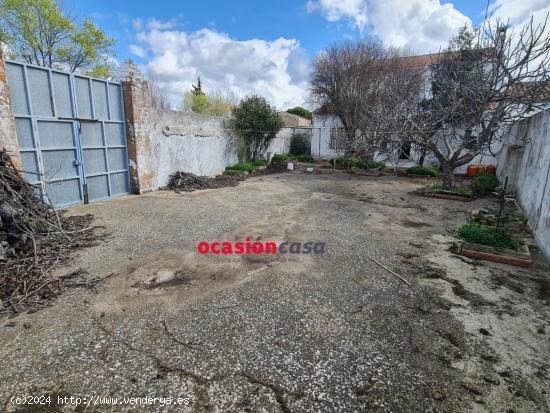 CASA DE 2 PLANTAS CON COCHERA EN LA ALDEA DE OJUELOS ALTOS - CORDOBA