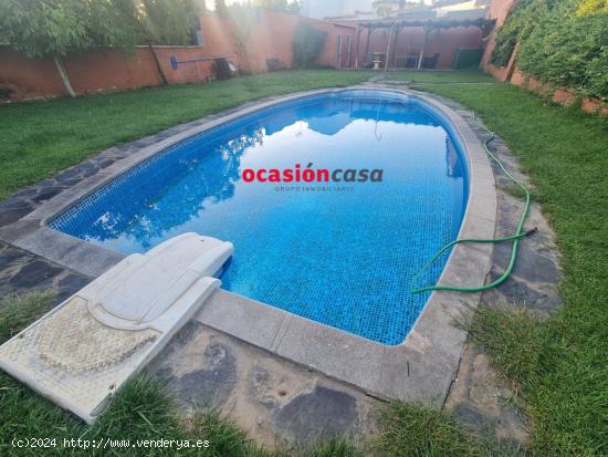 PARCELA RÚSTICA CON CASA, PISCINA Y NAVE - CORDOBA