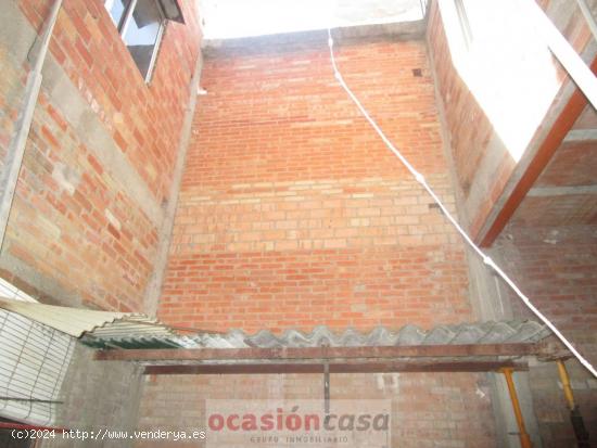 CASA EN BRUTO, SITUADA EN ZONA ALTA DEL CAMPO DE LA VERDAD - CORDOBA