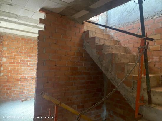 CASA EN CONSTRUCCIÓN - ZONA ALTA CAMPO DE LA VERDAD - CORDOBA