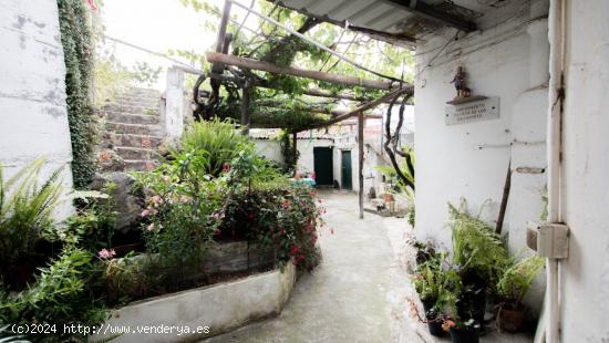 SE VENDE CASA ANTIGUA Y TERRENO - SANTA CRUZ DE TENERIFE