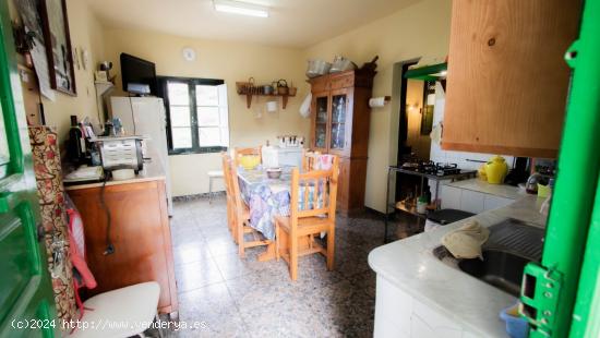 SE VENDE CASA ANTIGUA Y TERRENO - SANTA CRUZ DE TENERIFE