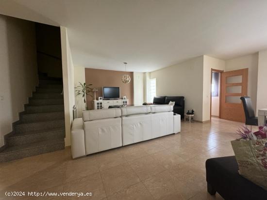 CHALET ADOSADO EN VENTA EN BARRIADA DE SAN MIGUEL - BADAJOZ