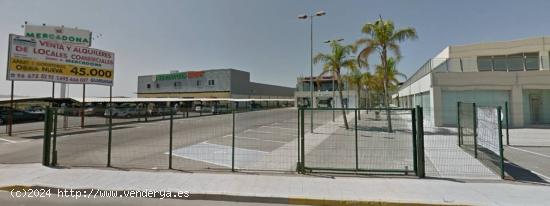 Se venden y se alquilan locales comerciales en zona de mucha afluencia junto a Mercadona. - ALICANTE