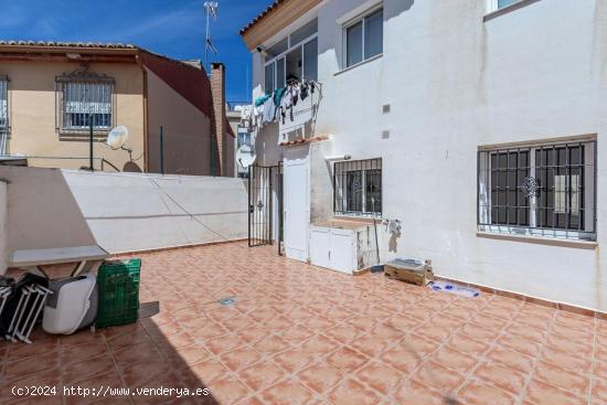  PISO CON GRAN PATIO EN OGÍJARES - GRANADA 