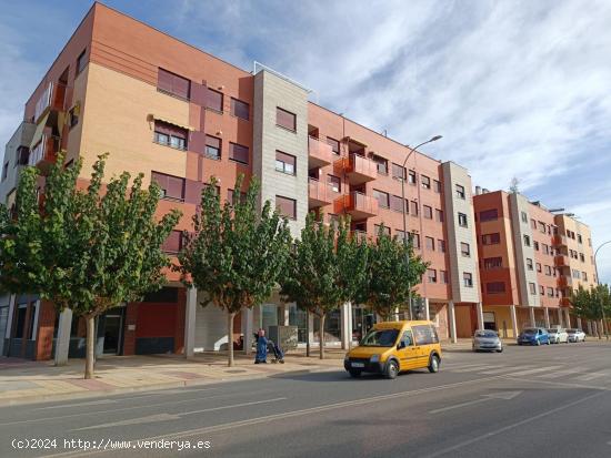  OPORTUNIDAD, SE VENDE ESTUPENDO LOCAL EN AVD.MURCIA - MURCIA 