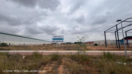 TERRENO 3000 M2 INDUSTRIALES - VALENCIA