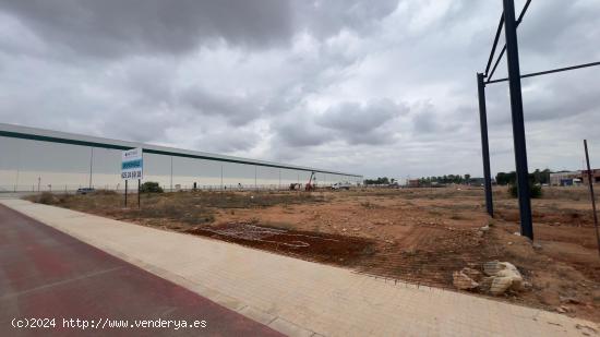 TERRENO 3000 M2 INDUSTRIALES - VALENCIA