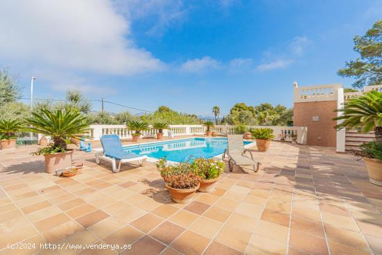 HERMOSA VILLA DE LUJO EN SANTA PONSA, CON PISCINA - BALEARES