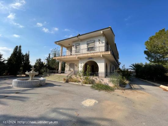 Se vende Chalet en el campo de Esparragal a 5 minutos en coche de la Nueva Condomina - MURCIA