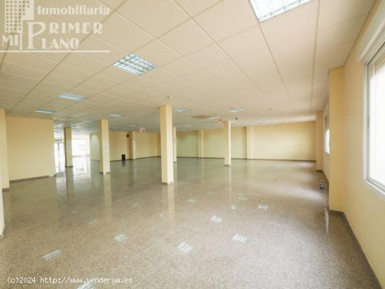  *¡OFERTA! Local comercial en venta y alquiler en c/Socuellamos, 450m2 en perfecto estado y diáfano 