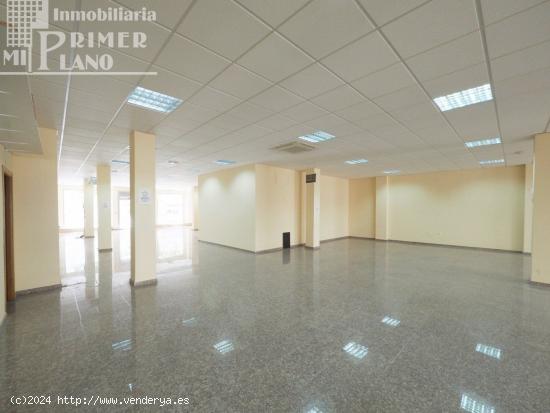 *¡OFERTA! Local comercial en venta y alquiler en c/Socuellamos, 450m2 en perfecto estado y diáfano