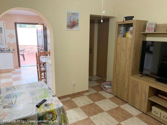 SE VENDE CHALET EN BARRIO DE JARANA - CADIZ