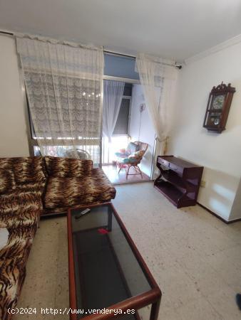 SE VENDE PISO EN CADIZ , ZONA BARRIADA - CORTE INGLES - CADIZ