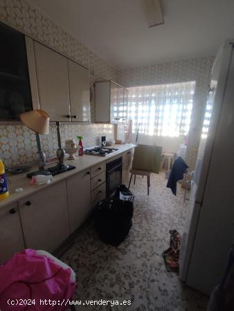 SE VENDE PISO EN CADIZ , ZONA BARRIADA - CORTE INGLES - CADIZ