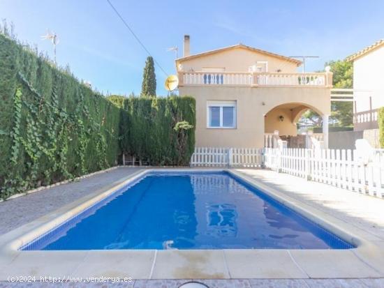  Bonita casa con piscina a 500 mts de la playa en Calafat - Tiene HUTTE - TARRAGONA 