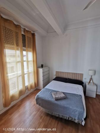 Dormitorio en piso compartido en Valencia - VALENCIA