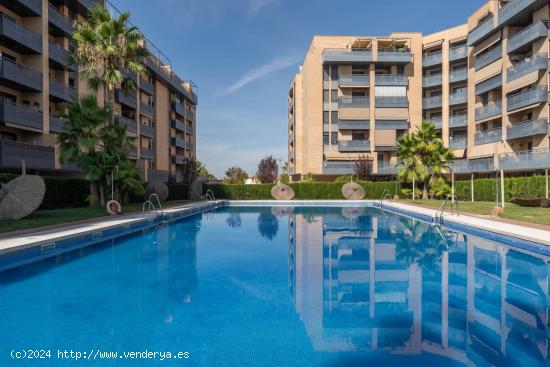  PISO EN RESIDENCIAL PRIVADO CON PISCINA EN GRANADA - GRANADA 