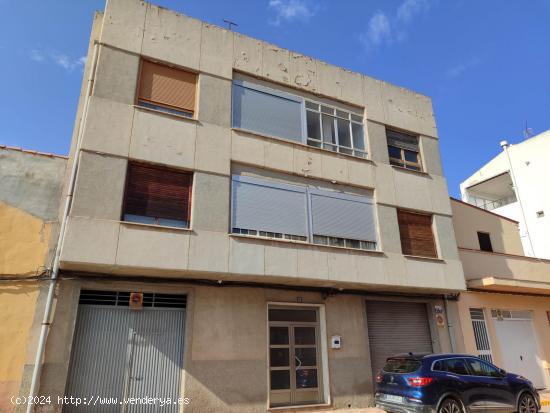  VIVIENDA  CON CUATRO DORMITORIOS ZONA SAN ISIDRO - ALBACETE 