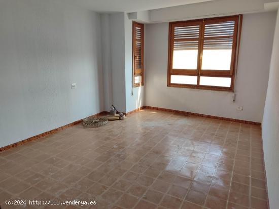 VIVIENDA  CON CUATRO DORMITORIOS ZONA SAN ISIDRO - ALBACETE