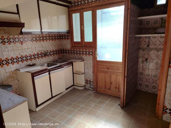 VIVIENDA  CON CUATRO DORMITORIOS ZONA SAN ISIDRO - ALBACETE