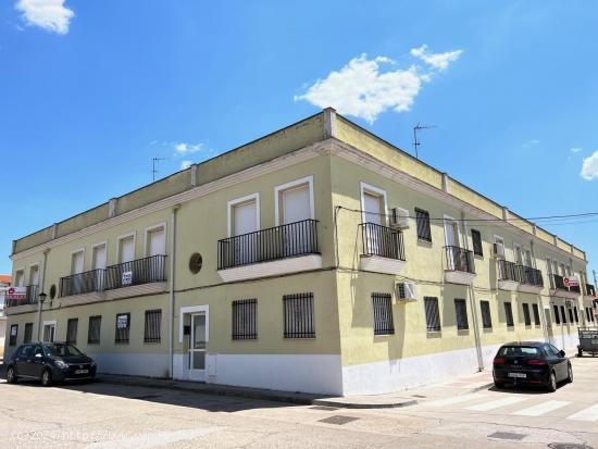 CASABANCO VENDE   PISO DE TRES DORMITORIOS EN BURGUILLOS DEL CERRO. - BADAJOZ