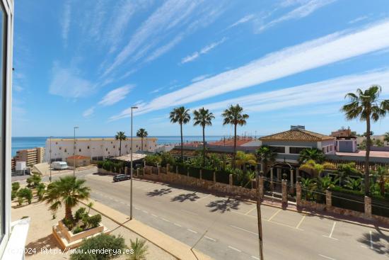 Apartamento con vistas al mar, con terraza acrisatalada y piscina comunitaria en Cabo Cervera - ALIC