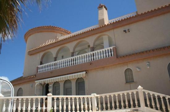 Chalet en Polígono Y (La manga) - MURCIA