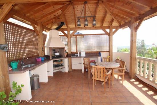 CHALET INDEPENDIENTE EN LAS RAMBLAS - ALICANTE