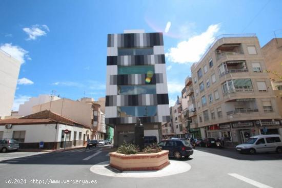  VENTA DE EDIFICIO EN EL CENTRO DE TORREVIEJA - ALICANTE 