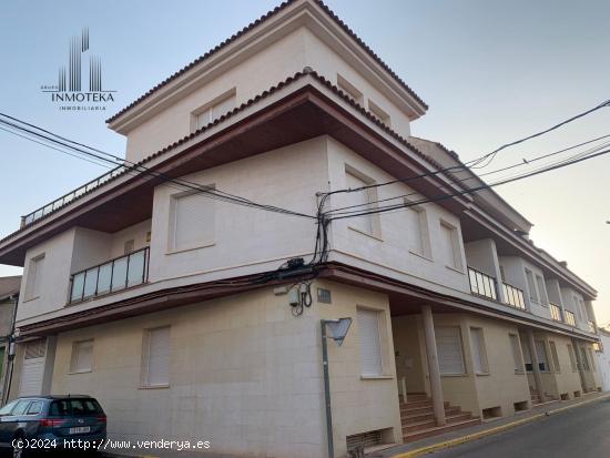 REF: C016 GRUPO INMOTEKA INMOBILIARIA VENDE CHALET ADOSADO DE LUJO EN LA GINETA - ALBACETE