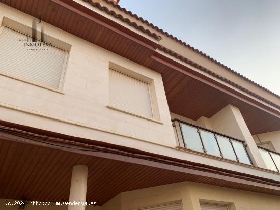 REF: C016 GRUPO INMOTEKA INMOBILIARIA VENDE CHALET ADOSADO DE LUJO EN LA GINETA - ALBACETE