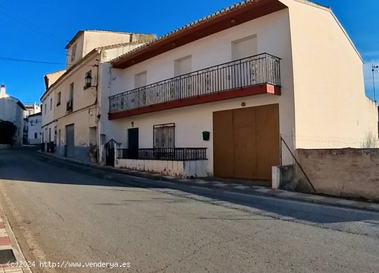 Casa de pueblo en Venta en Cozvijar Granada