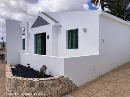 ¡Casa Bungalow en Caleta de Fuste: Tu Rincón de Paz en Fuerteventura!