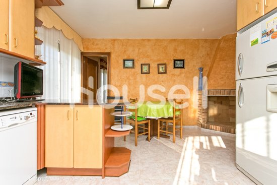 Casa en venta de 300 m² en Carrer Mercè Rodoreda, 08635 Sant Esteve Sesrovires (Barcelona)