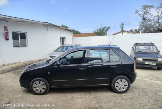 Skoda Fabia 1.2 YOUNG - Cornella de Terri