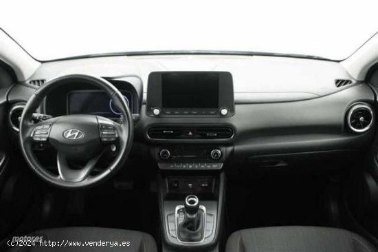 Hyundai Kona 1.6 GDI DT Maxx de 2023 con 15.622 Km por 25.400 EUR. en Barcelona