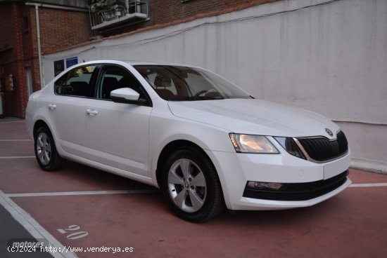 Skoda Octavia Ambition 1,6 TDI 115 CV DSG 7 vel. de 2009 con 127.000 Km por 14.800 EUR. en Madrid