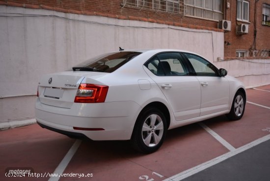 Skoda Octavia Ambition 1,6 TDI 115 CV DSG 7 vel. de 2009 con 127.000 Km por 14.800 EUR. en Madrid