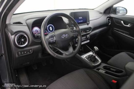 Hyundai Kona 1.0 TGDI Maxx 4x2 de 2023 con 12.647 Km por 20.990 EUR. en Cadiz